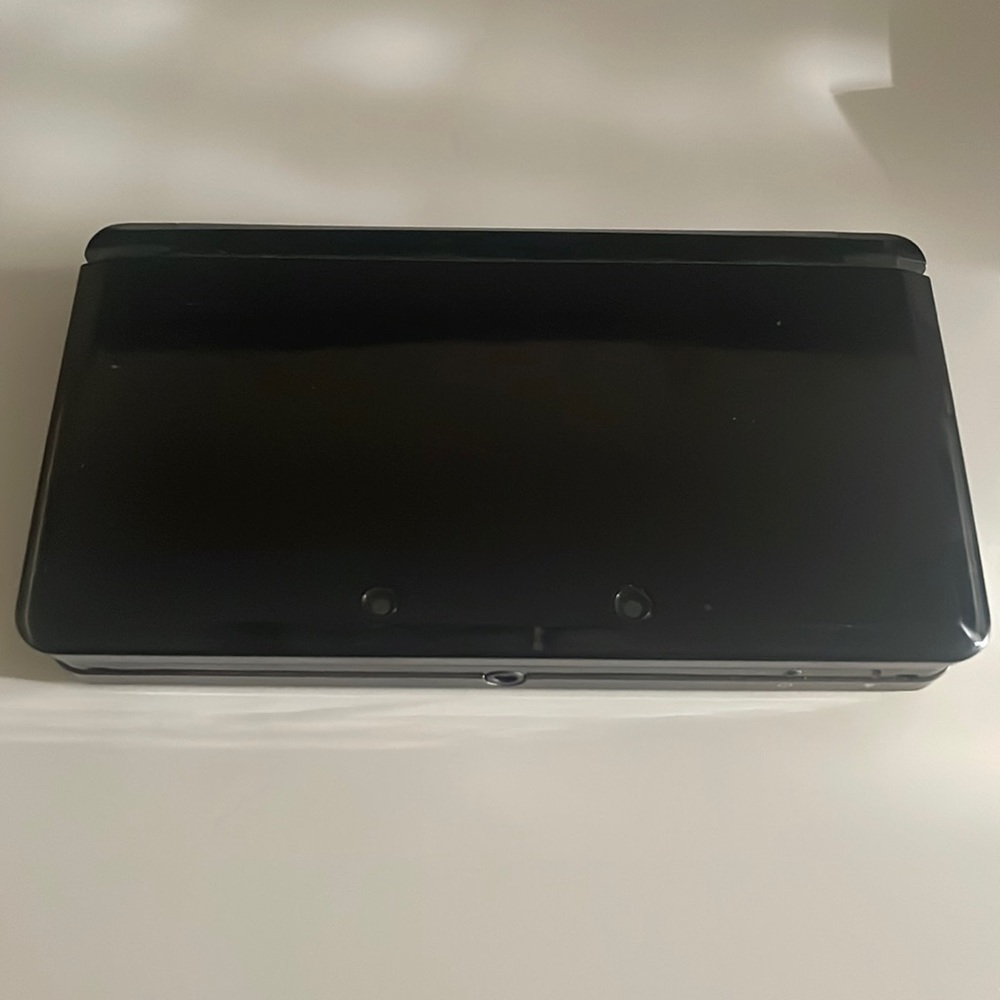 Metallic Charcoal Black Nintendo 3DS Console (used).